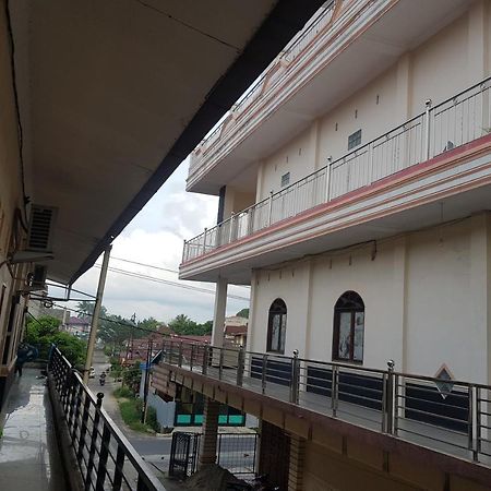 פמטנגסיאנטר Oyo 91647 Sanina Residence מראה חיצוני תמונה
