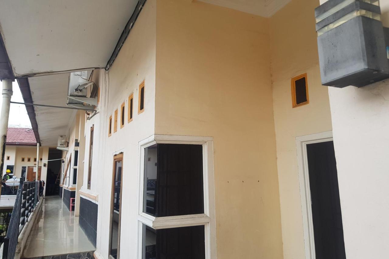 פמטנגסיאנטר Oyo 91647 Sanina Residence מראה חיצוני תמונה