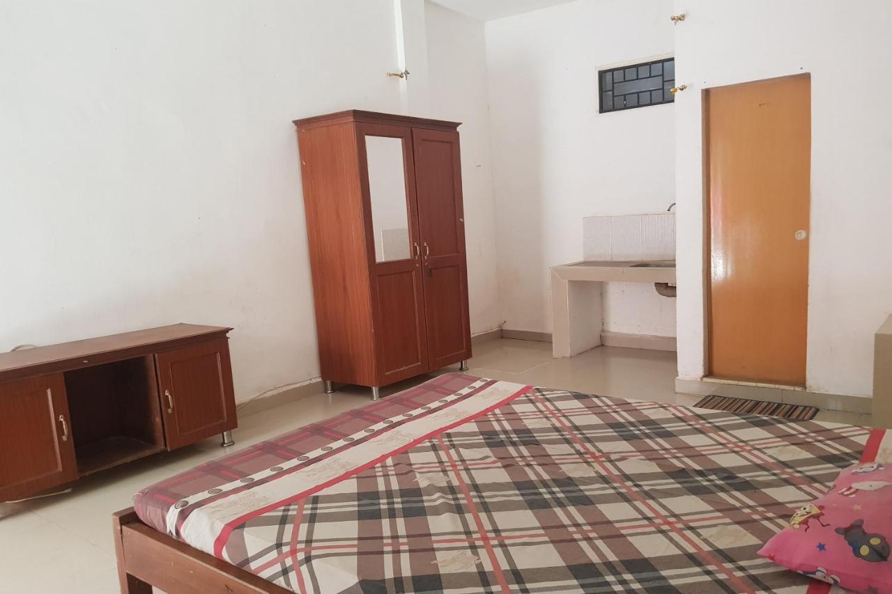 פמטנגסיאנטר Oyo 91647 Sanina Residence מראה חיצוני תמונה