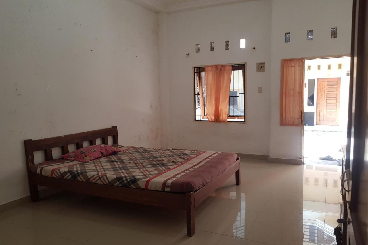 פמטנגסיאנטר Oyo 91647 Sanina Residence מראה חיצוני תמונה